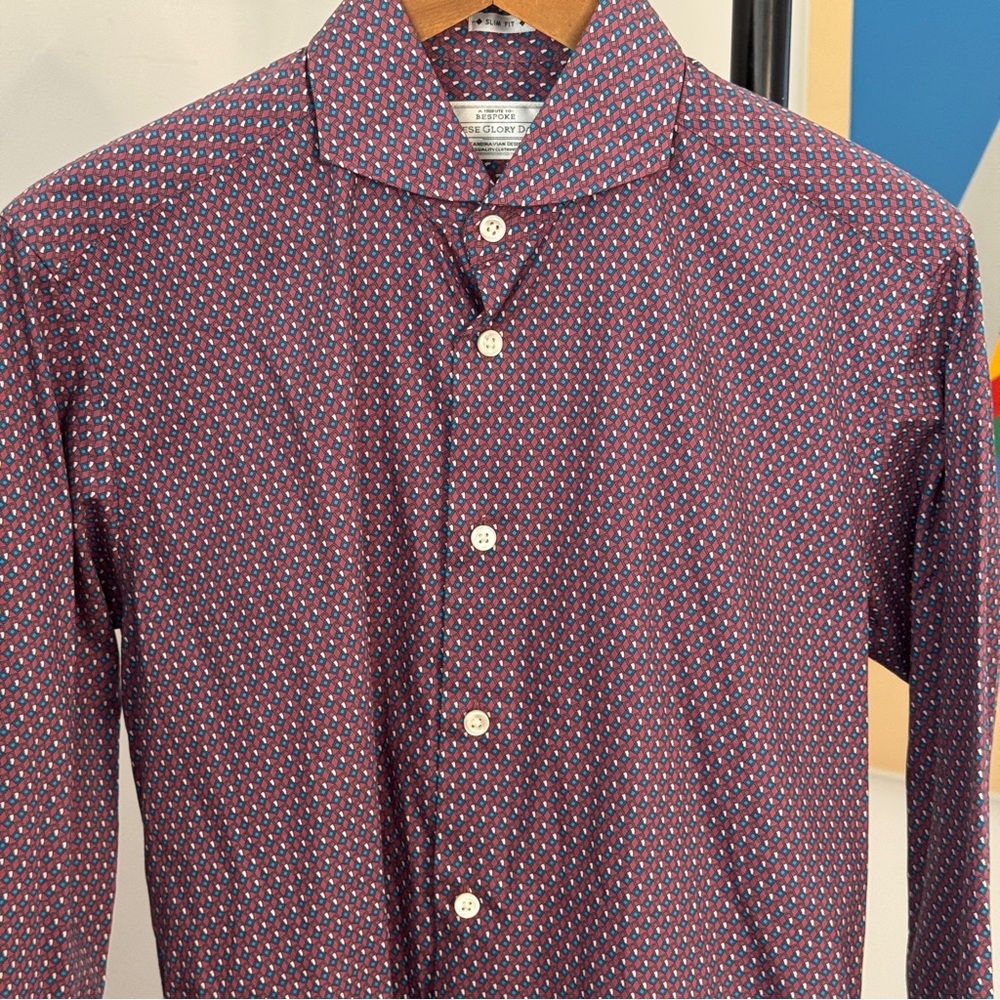 Elegant Men's Burgundy Patterned Shirt